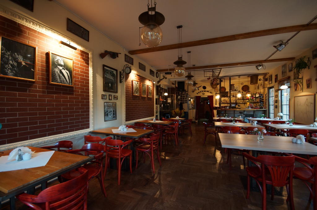Mikołajki Prohibicja Peter'S Pub 모텔 외부 사진